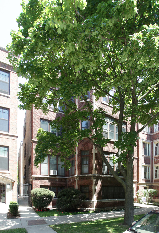 1220 E Hyde Park Blvd in Chicago, IL - Building Photo - Building Photo