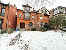 2 Bed - 35-37 West Ave S in Hamilton, ON - Building Photo