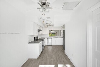 4163 SW 85th Ave in Davie, FL - Building Photo - Building Photo