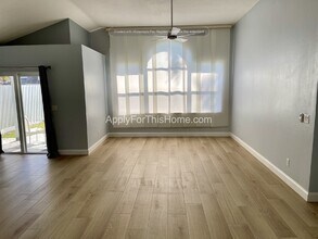 6810 Mirror Lake Ave in Tampa, FL - Building Photo - Building Photo