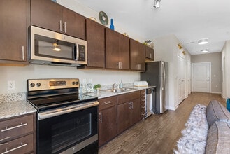 Main & Stone in Greenville, SC - Foto de edificio - Building Photo