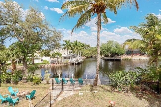 3659 Riviera Cir in Bonita Springs, FL - Building Photo - Building Photo