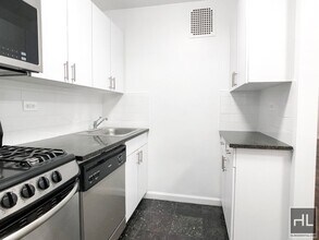 East 82nd Street, Unit 1B in New York, NY - Building Photo - Building Photo