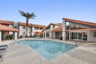 West 35th Apartments in Phoenix, AZ - Building Photo - Building Photo