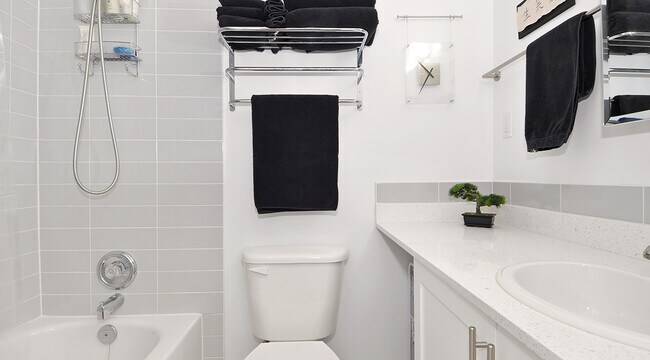 1160 Haro St in Vancouver, BC - Building Photo - Building Photo
