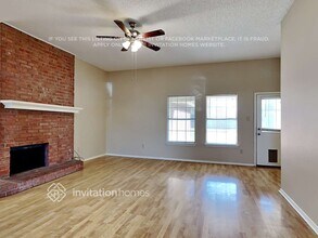 924 Teakwood Ln in Desoto, TX - Building Photo - Building Photo
