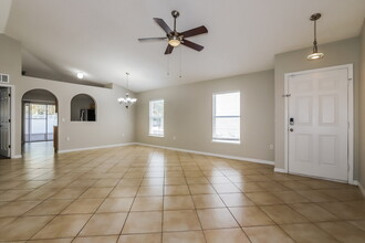 1037 Brenton Leaf Dr in Ruskin, FL - Building Photo - Building Photo