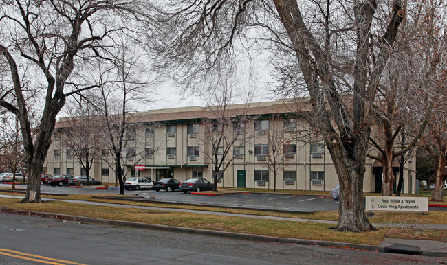 Metropolitan Gardens Apartments in Reno, NV - Building Photo - Building Photo