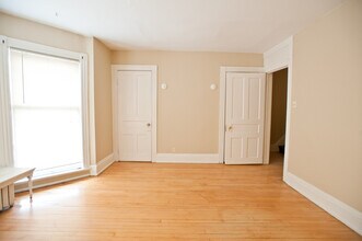 2216 E Ivanhoe Pl, Unit 2216#2 in Milwaukee, WI - Building Photo - Building Photo