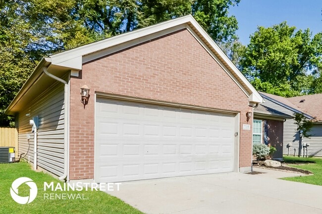 7116 Blue Stream Ct in Louisville, KY - Building Photo - Building Photo