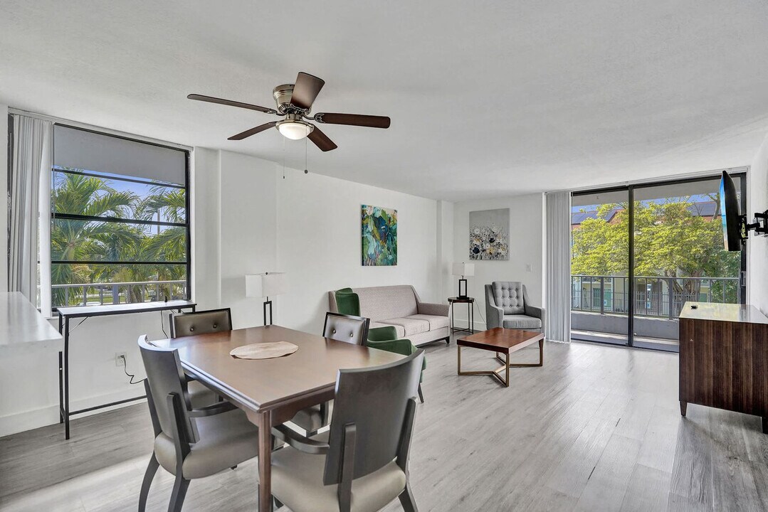 777 NW 155th Ln in Miami, FL - Building Photo