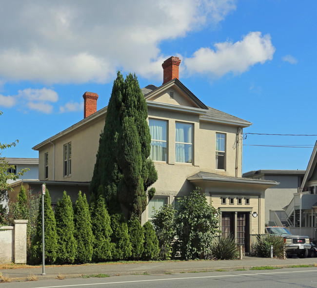 1472-1474 Fort St in Victoria, BC - Building Photo - Building Photo