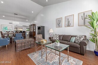 11401 N 45th Pl in Phoenix, AZ - Building Photo - Building Photo