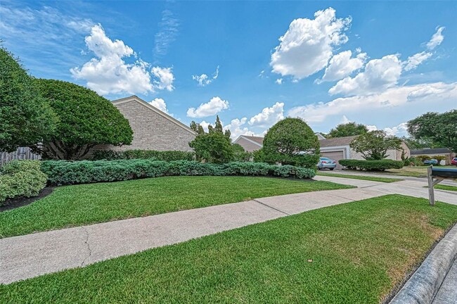 property at 2223 Kinbrook Dr