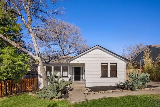 1704 Northwood Rd in Austin, TX - Building Photo - Building Photo
