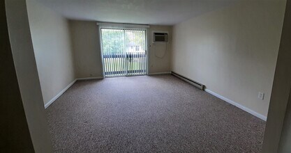 488 Cedarcrest Dr, Unit 4 in Duncansville, PA - Building Photo - Building Photo