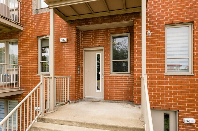7012 27E Av in Montréal, QC - Building Photo - Building Photo