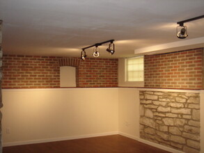 232 S Monroe Ave, Unit B in Columbus, OH - Foto de edificio - Building Photo