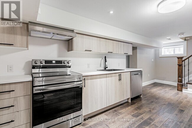 47 Highgate Rd in Toronto, ON - Building Photo - Building Photo