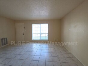 5808 Wellington Dr in Austin, TX - Building Photo - Building Photo