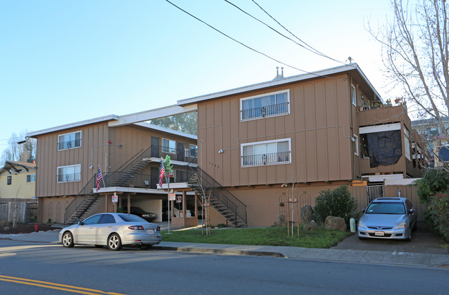 Windsor Apartments in Hayward, CA - Building Photo - Building Photo