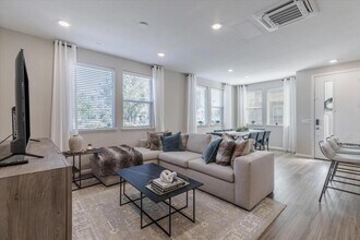 6568 Vision Ct in San Jose, CA - Foto de edificio - Building Photo