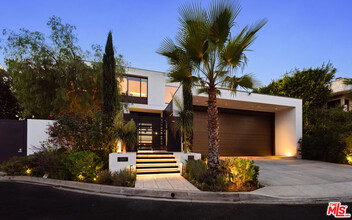 1305 Collingwood Pl in Los Angeles, CA - Building Photo - Building Photo