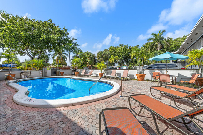 The Crossroads at Downtown Boca in Boca Raton, FL - Foto de edificio - Building Photo