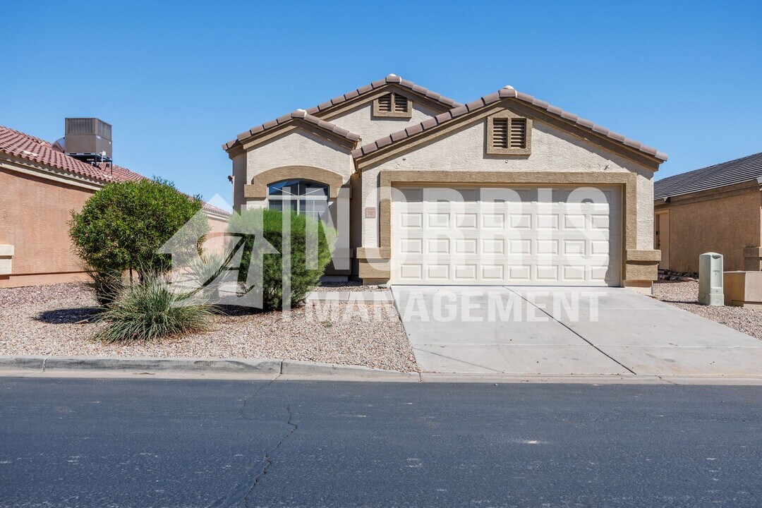 24071 N Desert Dr in Florence, AZ - Building Photo