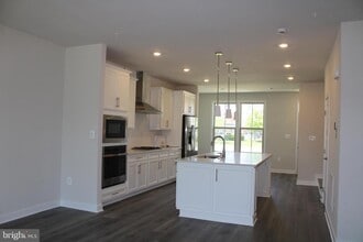11013 Resort Road in Ellicott City, MD - Building Photo - Building Photo