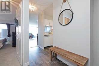 3231 Eglinton Ave E in Toronto, ON - Building Photo - Building Photo