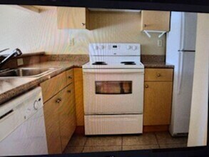 1007 Lake Terry Dr in West Palm Beach, FL - Building Photo - Building Photo