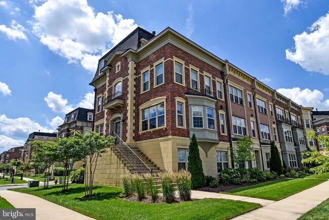 property at 810 Fair Winds Way