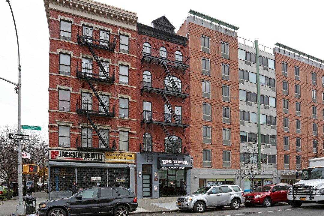 truman 2195 in New York, NY - Building Photo