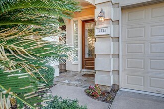 5325 McCulloch Cir in Houston, TX - Building Photo - Building Photo