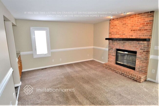 1706 Jennifer Ln in McHenry, IL - Building Photo - Building Photo
