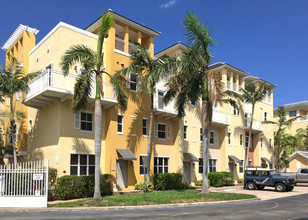 Vintage at Lighhouse Point in Lighthouse Point, FL - Foto de edificio - Primary Photo