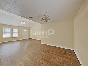 1200 Larzelere Ln in La Vergne, TN - Building Photo - Building Photo