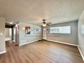 101 N Rainbow Dr in Whitehouse, TX - Building Photo - Building Photo