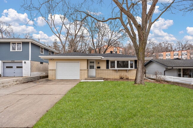 3146 Grimes Ave N in Minneapolis, MN - Building Photo - Building Photo