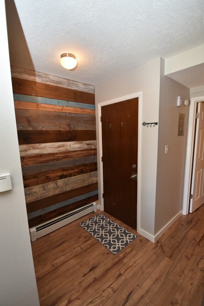 833 Straight Creek Dr in Dillon, CO - Building Photo - Building Photo