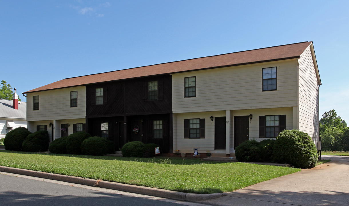 1726-1730 Wood Ave in Burlington, NC - Building Photo