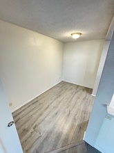 1133 E Alosta Ave, Unit B105 in Azusa, CA - Foto de edificio - Building Photo