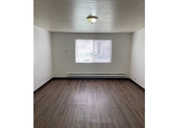 160 N 1st St W in Rexburg, ID - Building Photo - Building Photo