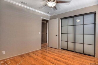 7865 Moonmist Cir in Huntington Beach, CA - Foto de edificio - Building Photo