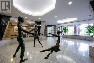 2460 Eglinton Ave E in Toronto, ON - Building Photo - Building Photo