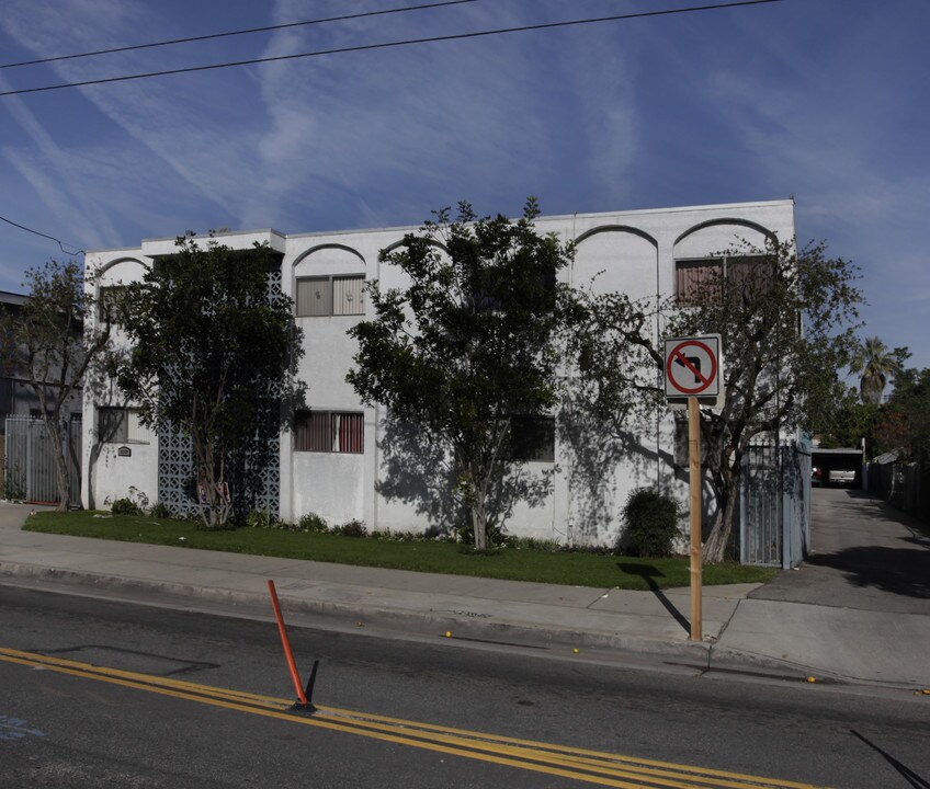 12737 Vanowen St in North Hollywood, CA - Building Photo