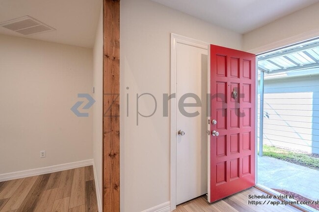 property at 4031 Leeshire Dr