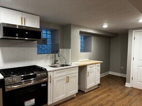 3716 N Racine Ave, Unit G in Chicago, IL - Building Photo - Building Photo