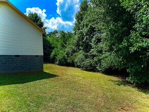 367 E Reedy Fork Rd in Seneca, SC - Building Photo - Building Photo